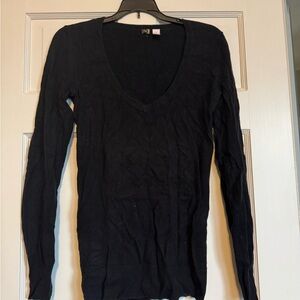 Cozy Black Cotton Long Sleeve V-Neck, Size M